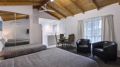 BEST WESTERN Colonial Village Motel - Accommodation Australia 2