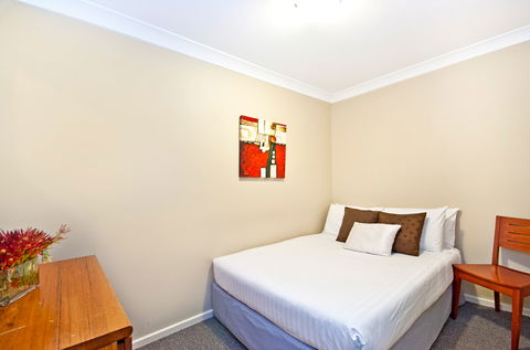 BEST WESTERN Tudor Motor Inn - Local Tourism 5