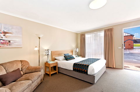 BEST WESTERN Tudor Motor Inn - Local Tourism 10
