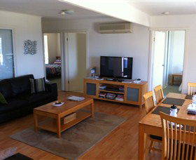 Azure Beach House - Local Tourism 0
