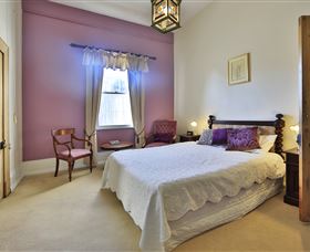 Racecourse Inn - The - Accommodation Australia 1