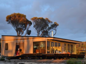 Sawyers Bay Shacks - Local Tourism 0