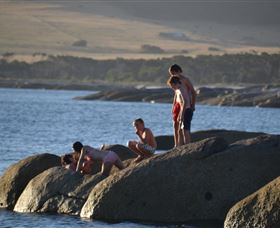 Sawyers Bay Shacks - Local Tourism 3