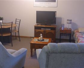 Silwood Park Holiday Unit - Local Tourism 1