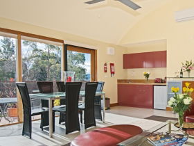 Sandy Bay Chalet - Local Tourism 0