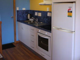 Bicheno's A-Plus Apartments - Accommodation Australia 1