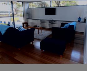 Tuckers Rocks Cottage - Local Tourism 1