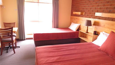 AAT 28 Goldsmith Hotel - Accommodation Australia 4