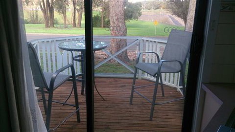 Budget On The Lake - Accommodation Australia 2