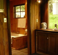 Braeside Mount Macedon Country Retreat and Bed  Breakfast - Local Tourism