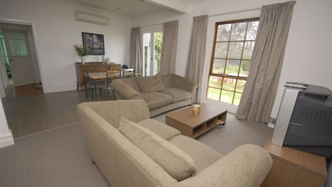 Bowden Cottage - Local Tourism 0
