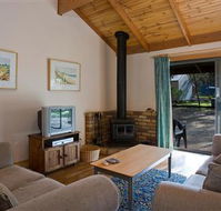 Surf Coast Cabins in Aireys Inlet - Accommodation Australia