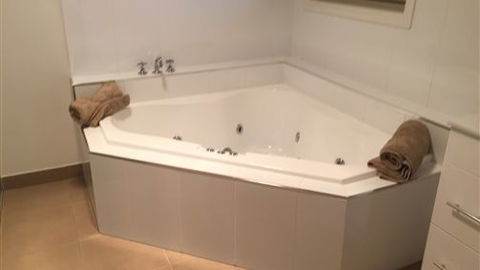 Curdievale Riverfront Lodge - Local Tourism 2