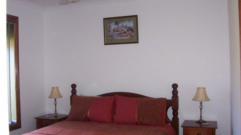 Murphy's Cabin - Local Tourism 4