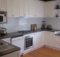 Abaleen House - Local Tourism