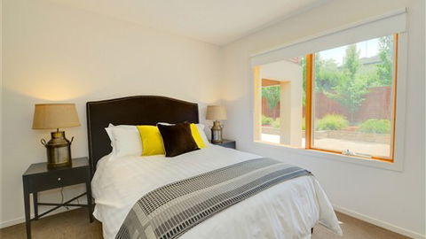 Newington Lake House - Accommodation Australia 5