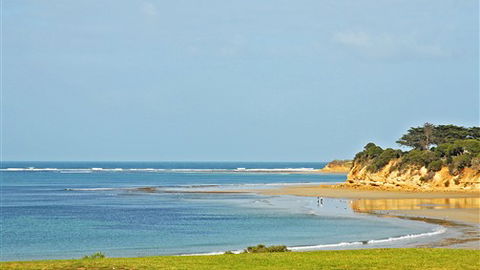 Serenity Torquay Ocean View: Luxury Beachfront - Local Tourism 6