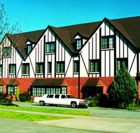 Albury Manor House - Accommodation Australia