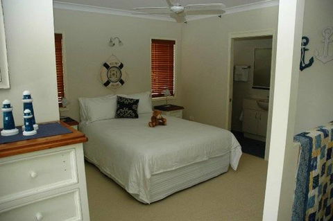 Alexander Lakeside Bed & Breakfast - Local Tourism 1