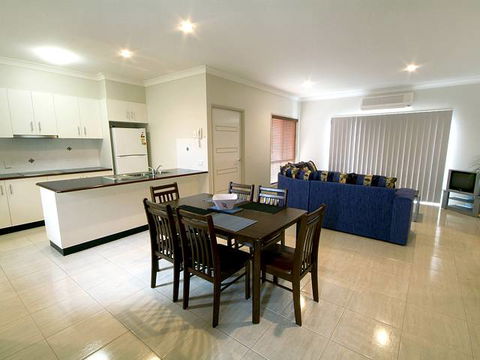 Annand Mews Serviced Apartments - Local Tourism 0