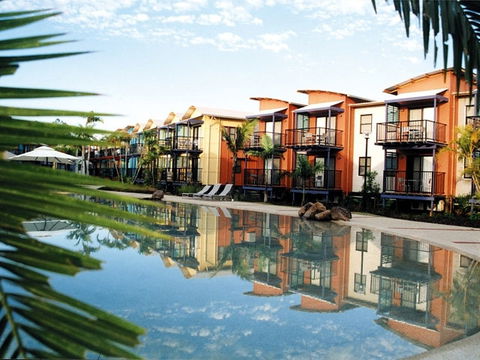 Australis Noosa Lakes - Local Tourism 1