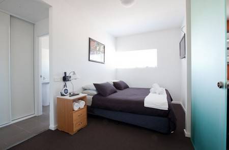 B7 Honeysuckle Apartments - Accommodation Australia 4