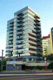 Beachfront Towers Holiday Apartments - Australia Shopping 0