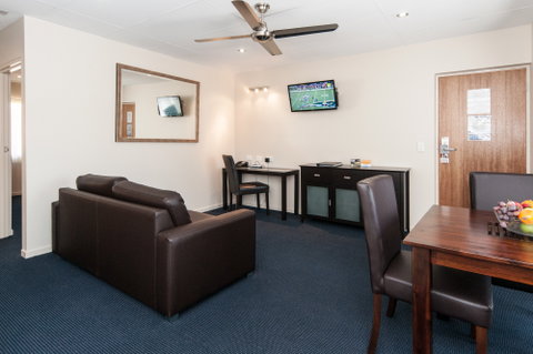 Comfort Inn & Suites Robertson Gardens - Accommodation Australia 4