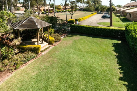 Comfort Inn & Suites Robertson Gardens - Accommodation Australia 5