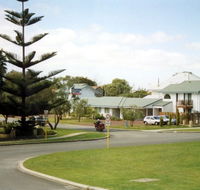 Dolphin Lodge - Local Tourism