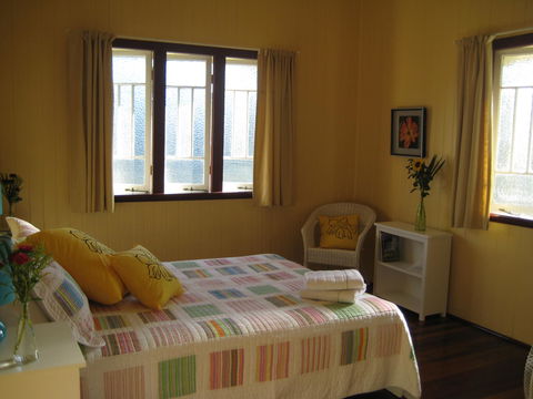 Eco Queenslander Holiday Home - Australia Shopping 1