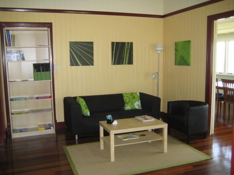 Eco Queenslander Holiday Home - Australia Shopping 3