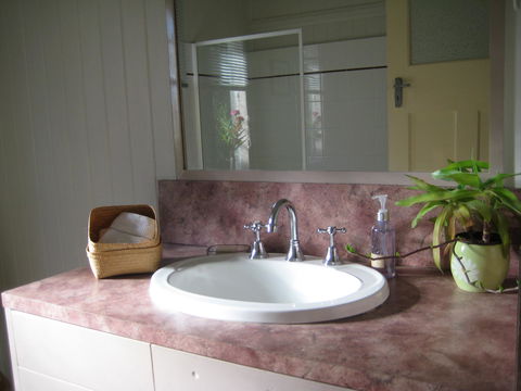 Eco Queenslander Holiday Home - Australia Shopping 6