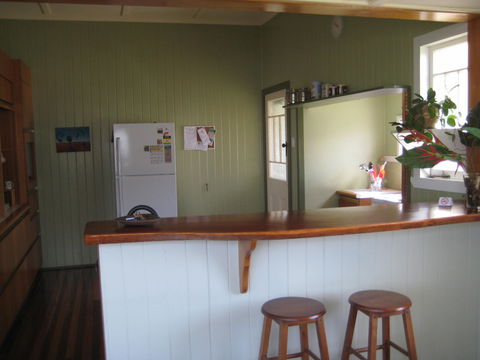 Eco Queenslander Holiday Home - Australia Shopping 7