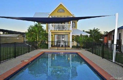 Edge On Beaches - Australia Shopping 4