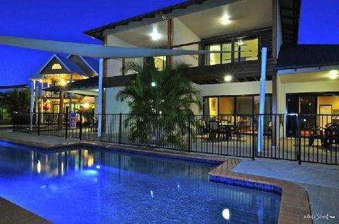 Edge On Beaches - Australia Shopping 5