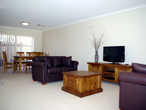 Fairways Bed & Breakfast At Jerilderie - Accommodation Australia 2