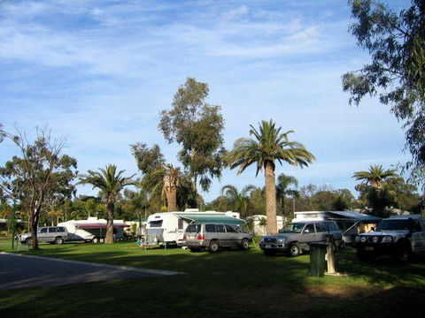 Highway 1 Caravan & Tourist Park - Accommodation Australia 2
