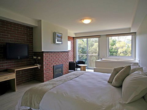 Macedon Ranges Hotel & Spa - Local Tourism 2