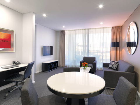 Meriton Serviced Apartments - North Ryde - Australia Shopping 1