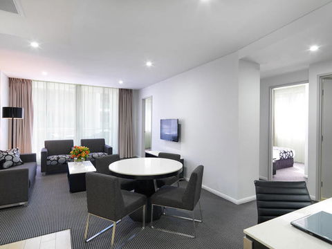 Meriton Serviced Apartments - North Ryde - Australia Shopping 2