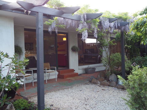 Myamba House Kyneton - Australia Shopping 1