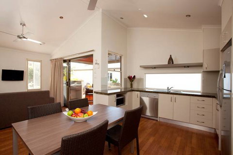 NRMA Treasure Island Holiday Park - Australia Shopping 2