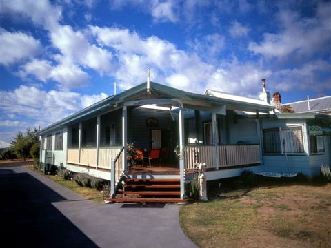Pitstop Lodge Guesthouse And B&B - Local Tourism 0