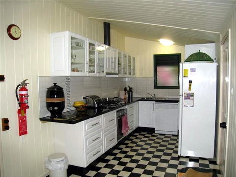 Pitstop Lodge Guesthouse And B&B - Local Tourism 2