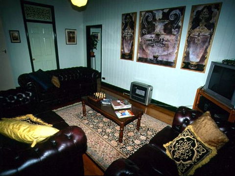 Pitstop Lodge Guesthouse And B&B - Local Tourism 3
