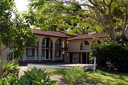 Poinciana Motel - Local Tourism 1
