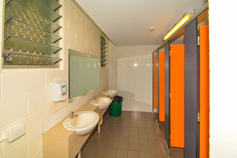 Chillis Backpackers - Accommodation Australia 8