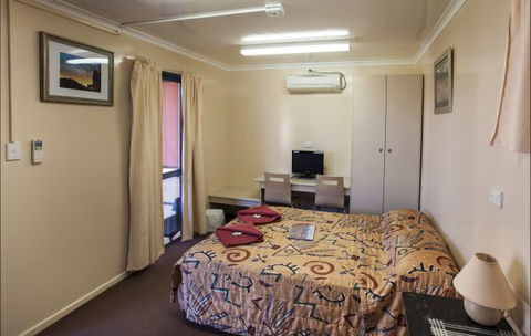 Curtin Springs Wayside Inn - Local Tourism 17