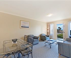 Hopkins House Motel And Apartments - Local Tourism 1